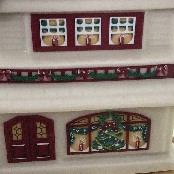 Lenox China Holiday Village Collection Walter’s Scott Lenox House. - Picture 7 of 12